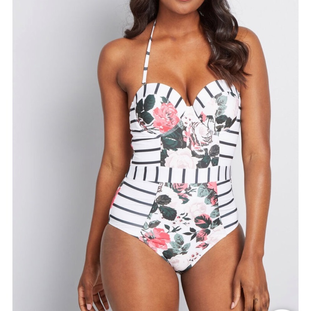 ModCloth Women's NWT The Harper One-Piece Swimsuit‎